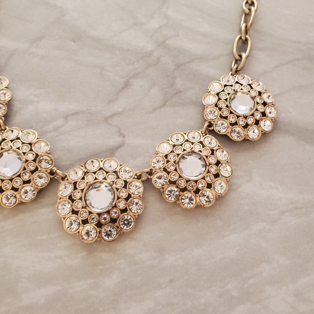 ✨ J.Crew Classic Rhinestones Pave Crystal Medallion Statement Necklace ✨ - Picture 7 of 16